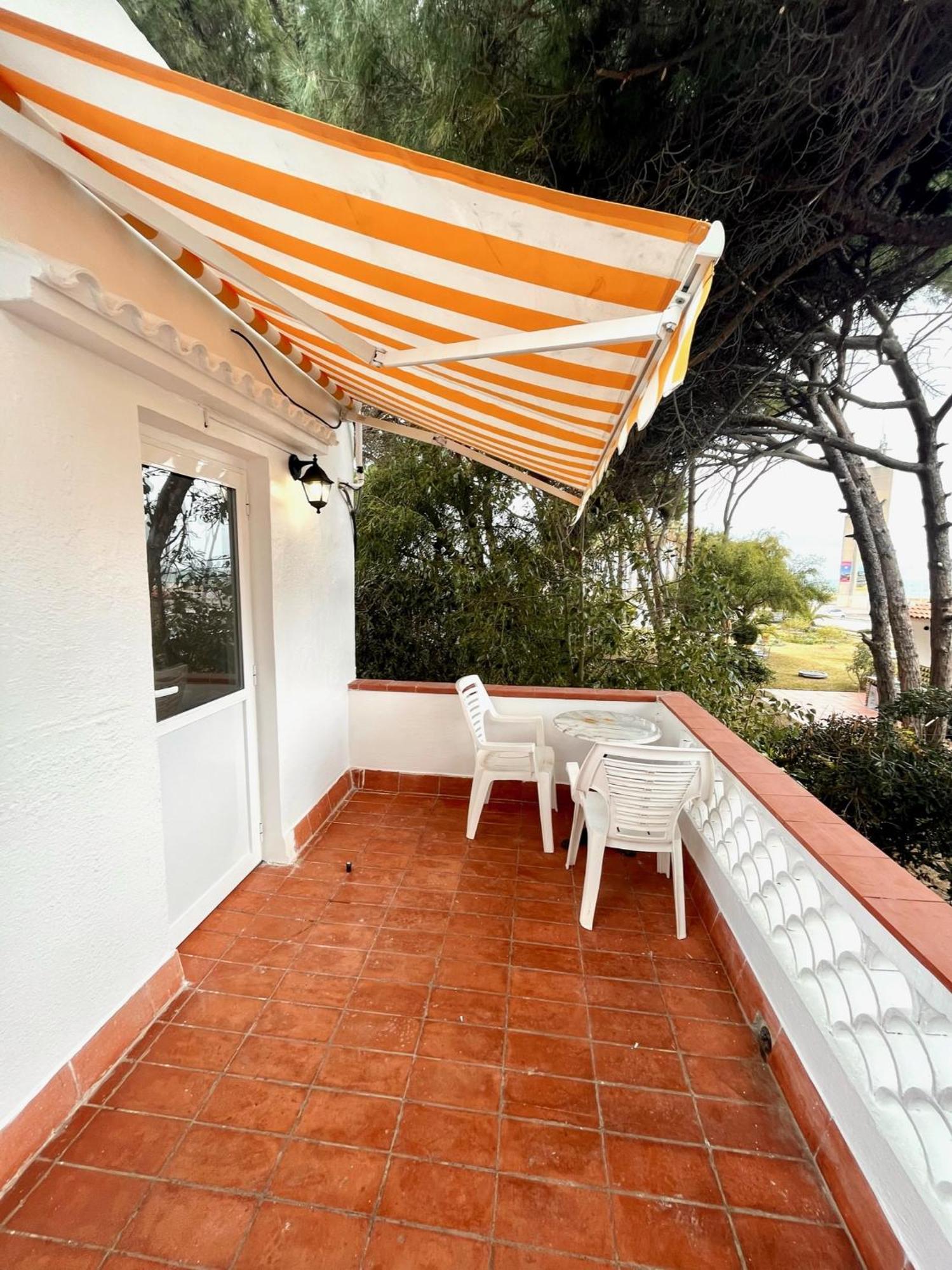 Nuevos Apartamentos Frente Al Mar Y A La Playa Castelldefels Exteriér fotografie